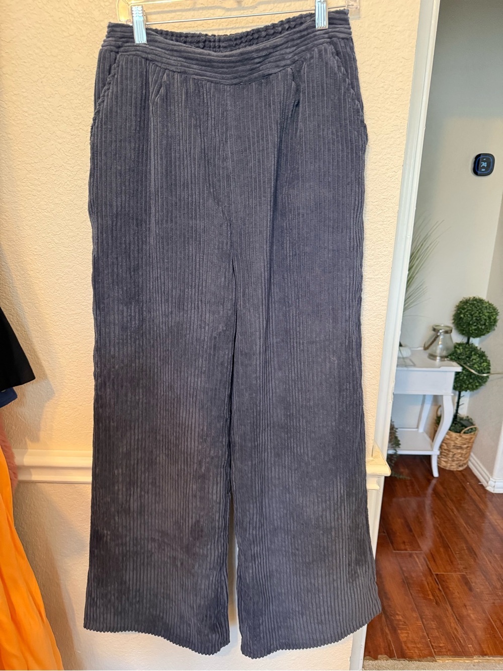 Wide-Leg Corduroy Pants in Charcoal Gray Favlux fashion Large